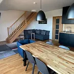 O18 - Klec Apartment